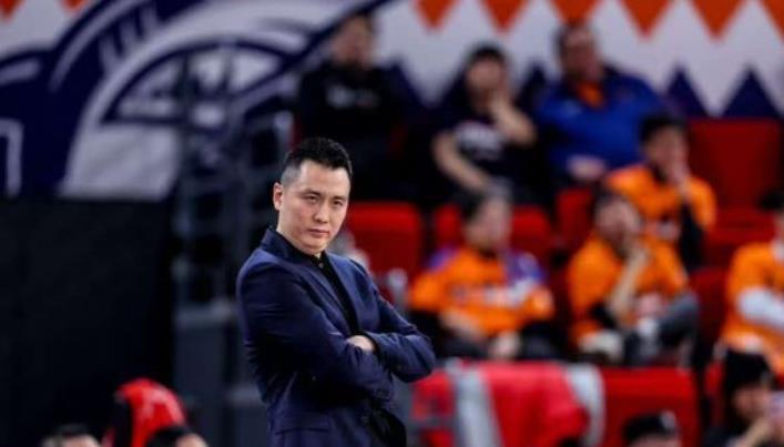 尼克斯夺冠湖人最尴尬:詹姆斯留队与否不重要,东契奇难超哈登