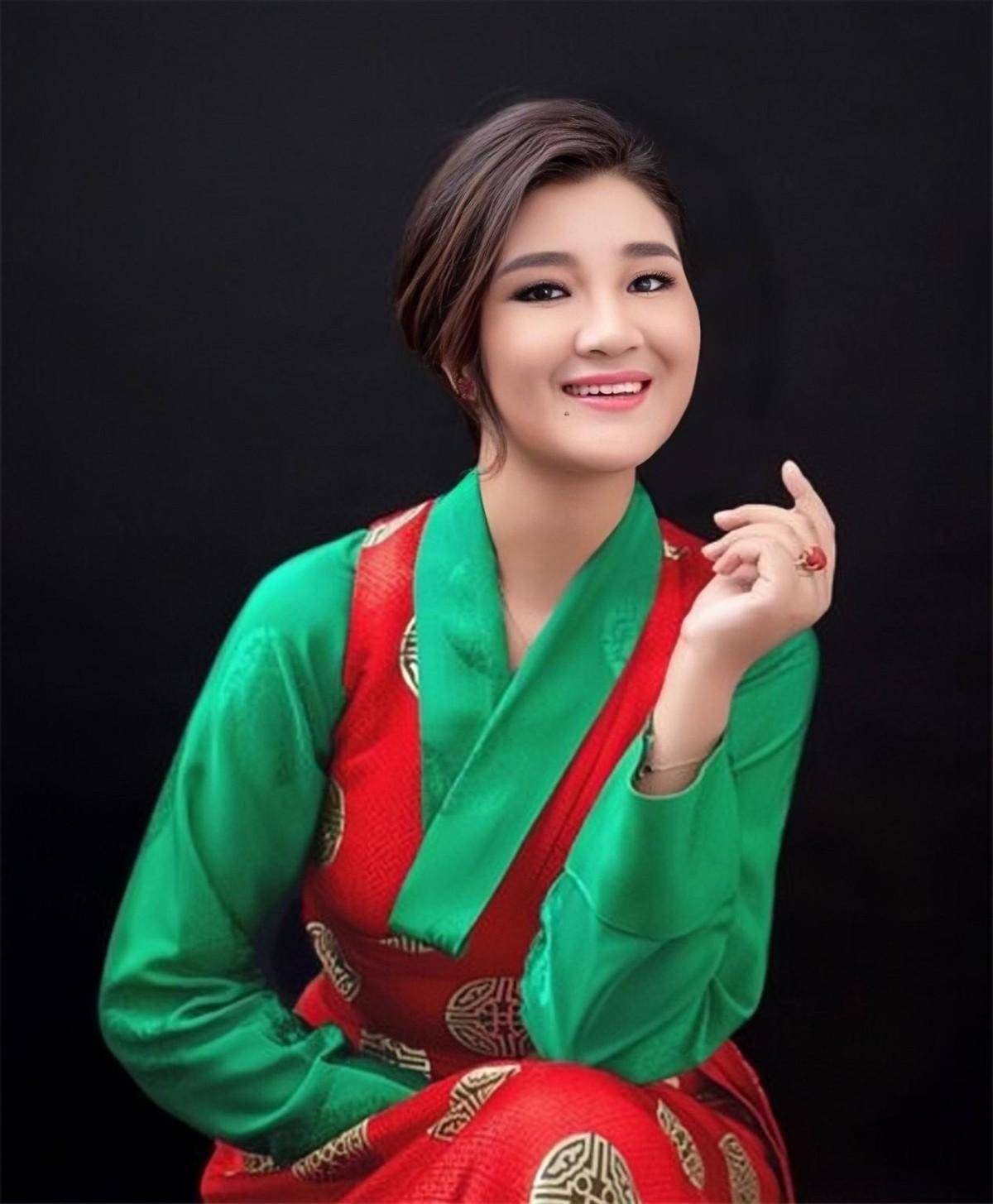 周星驰《功夫女足》预售开启!金钟罩飞天遁地齐上阵
