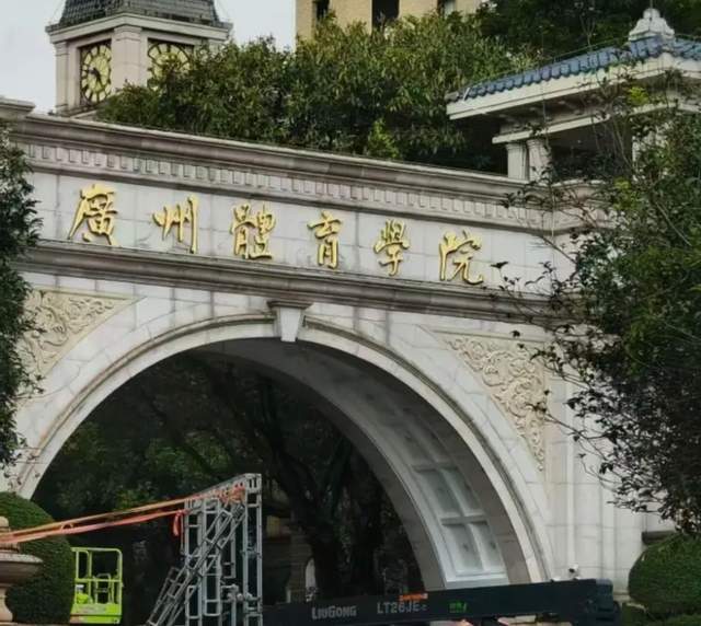 利物浦阿森纳盯上皇马27岁后卫,他却不想走